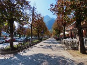52 Viale Papa Giovanni con vista sul Monte Zucco